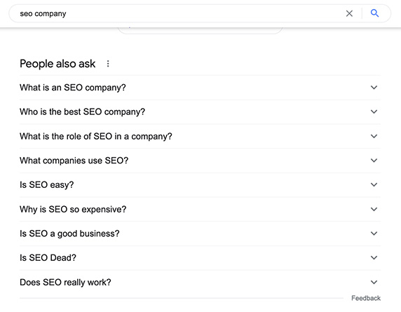 People also askの例「seo company」と検索すると、関連した質問が表示される。